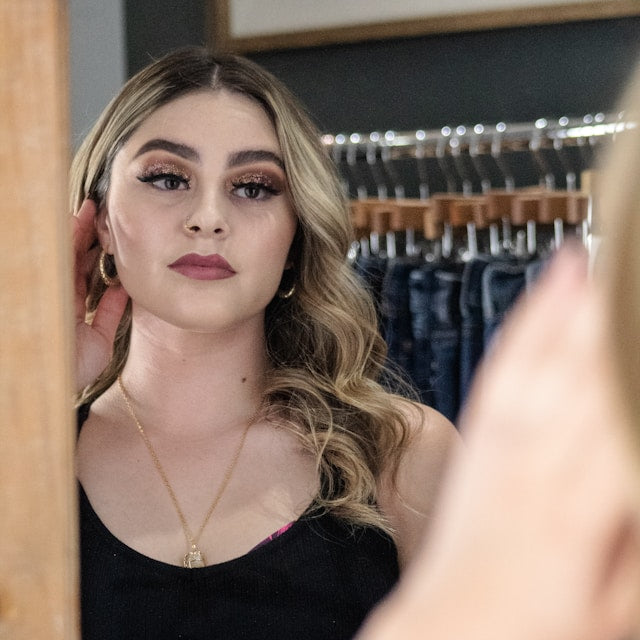 DIY Lash Clusters: How to Create Your Own Custom Look