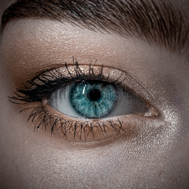Self Adhesive Lash Clusters: Explore Wispy, Spiky, and Anime Styles with No Glue Needed – A Complete Guide to DIY Eyelash Extensions and How to Apply Lash Clusters for Stunning Looks