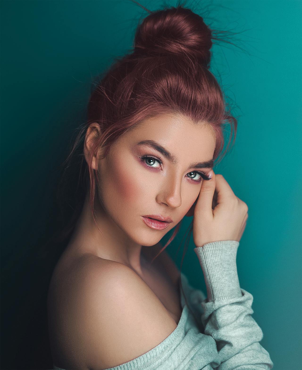 Self-Adhesive Lash Clusters: The No-Glue-Needed Secret to Achieving a Stunning DIY Eyelash Extensions Style with Lash Clusters