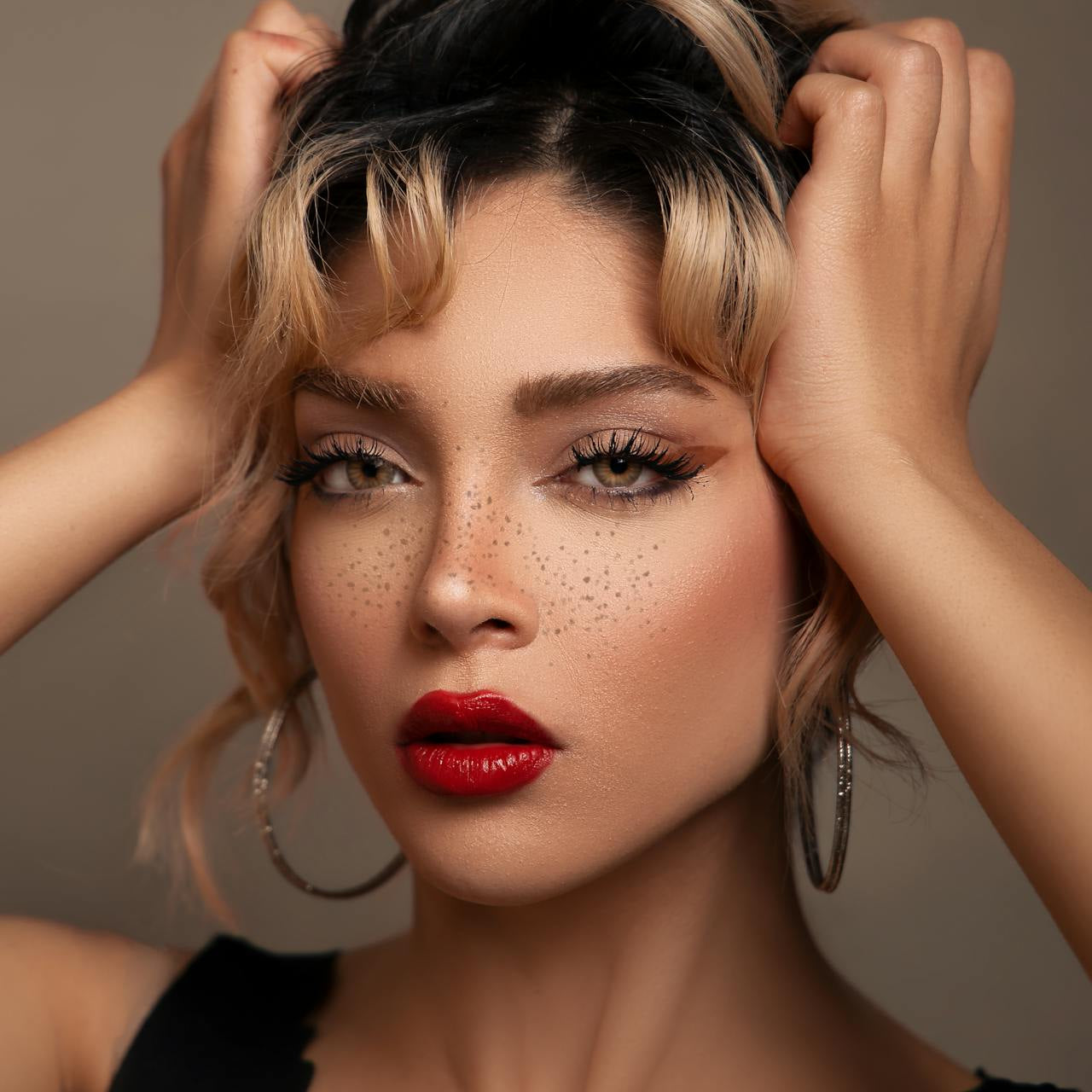 How to Choose the Right Lash Clusters for Your Eye Shape