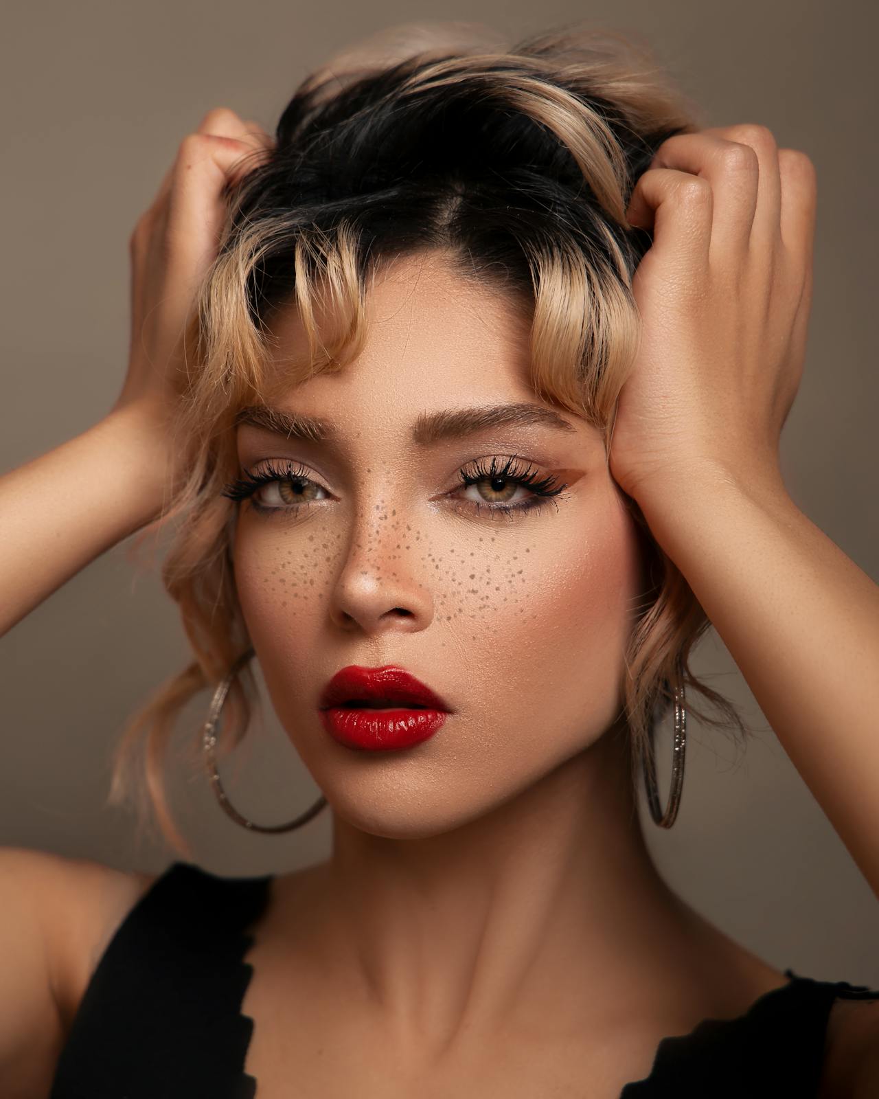 Choosing the Best Self-Adhesive Lash Clusters: A Comprehensive Guide to No-Glue DIY Eyelash Extensions for Every Lash Type and Occasion